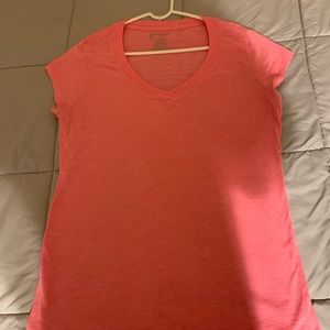 No boundaries T-Shirt. Size XXL color pink. Never worn.